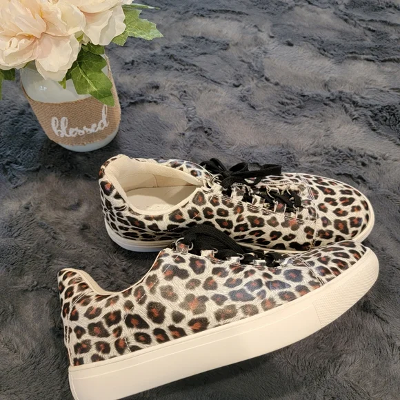 Coconuts by Matisse Relay Animal Print Sneakers 7 M - Picture 3 of 16